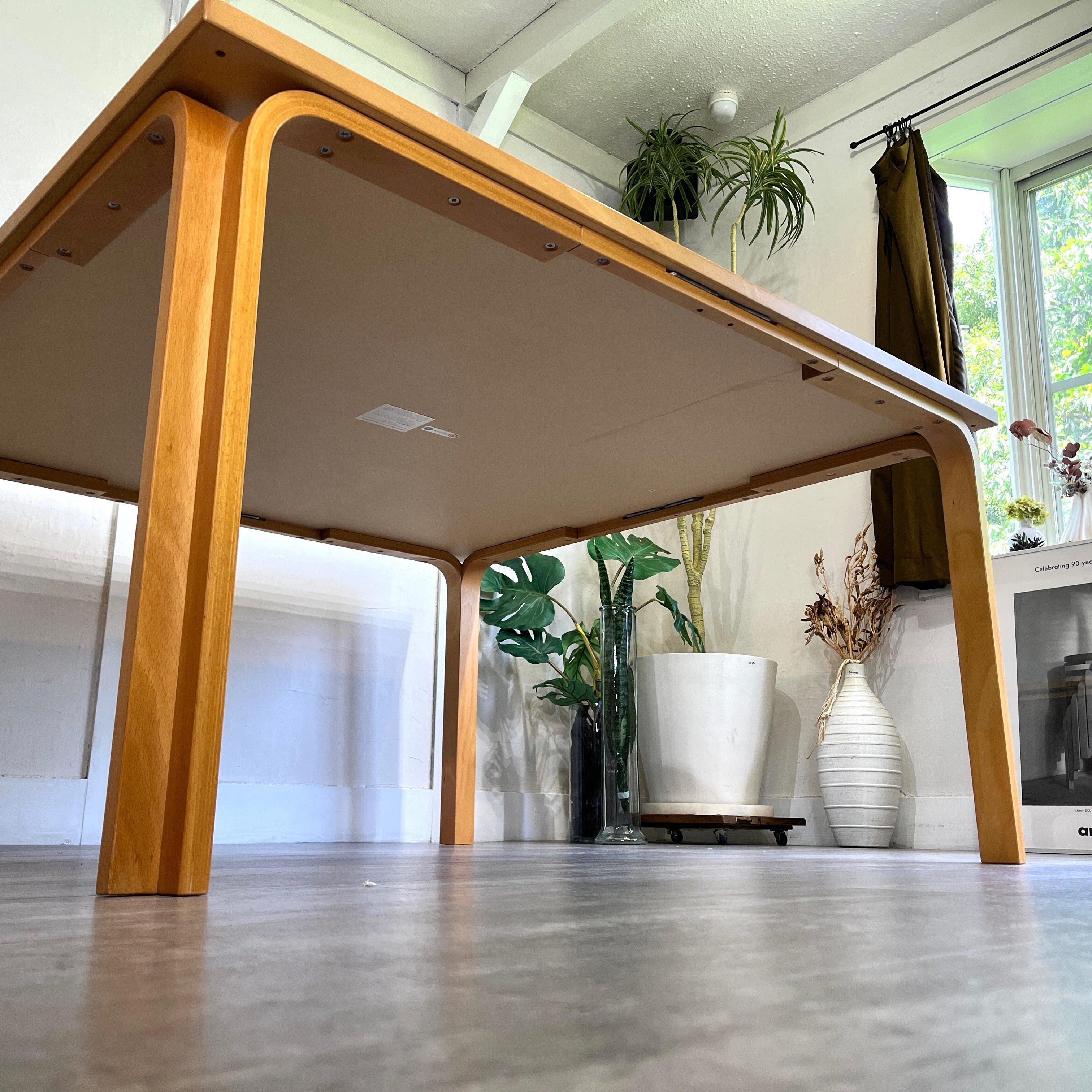 マグナス・オルセン / MAGNUS OLESEN ダイニングテーブル デンマーク