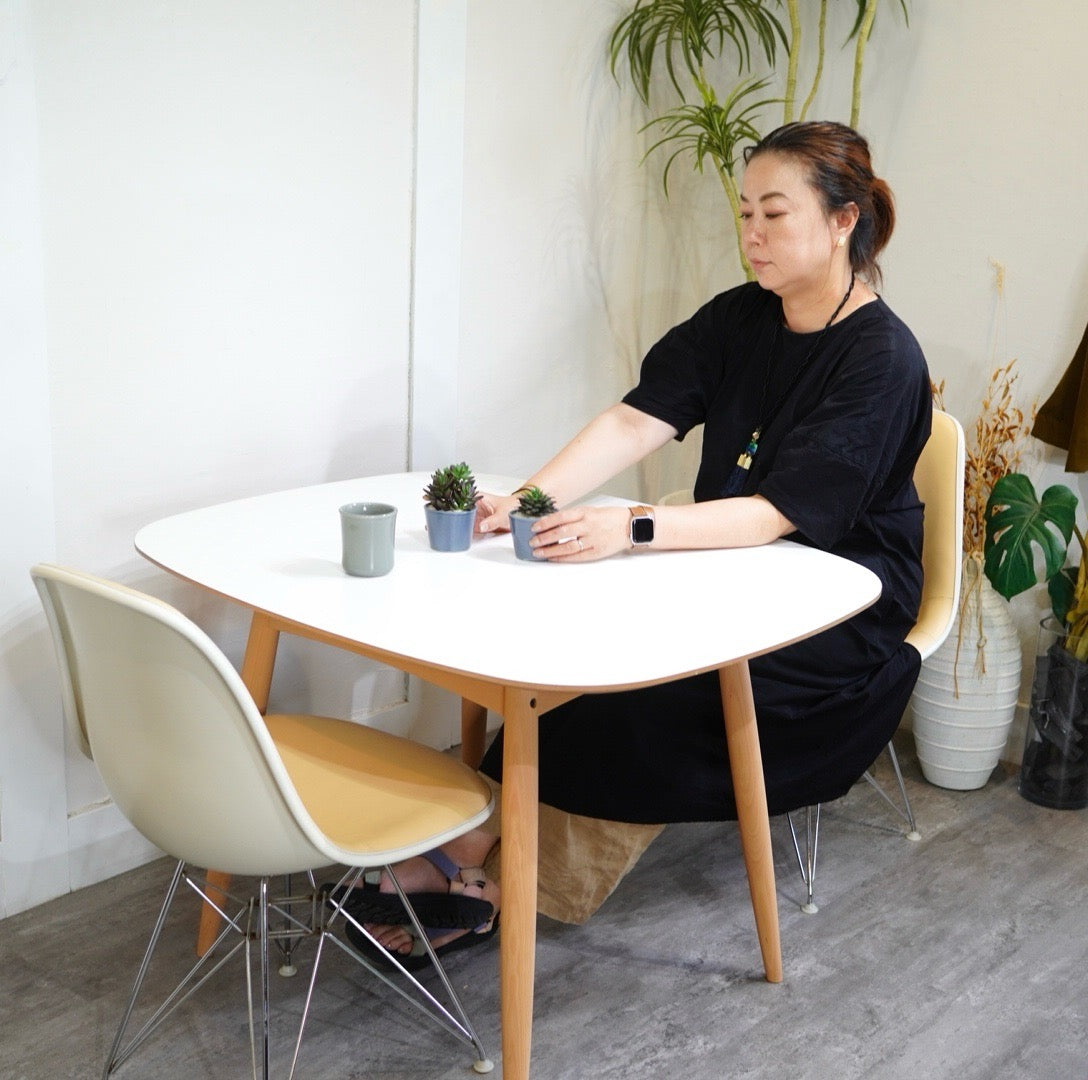 カリモク60 karimoku Dテーブル ダイニングテーブル 中古 カフェ