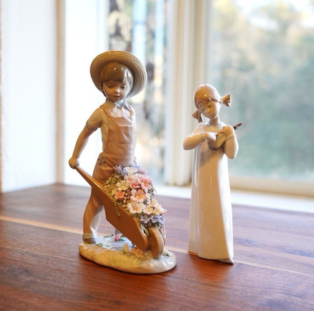 リヤドロ / LLADRO ウクレレを弾く少女 フィギュリン スペイン 磁器