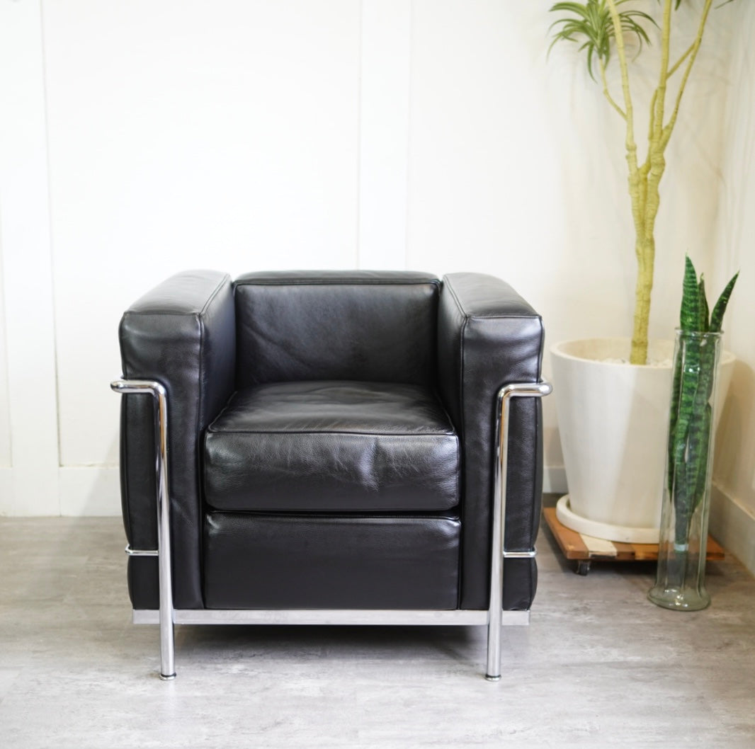 カッシーナ Cassina LC2 1人掛けソファ ブラック ル・コルビュジェ 本