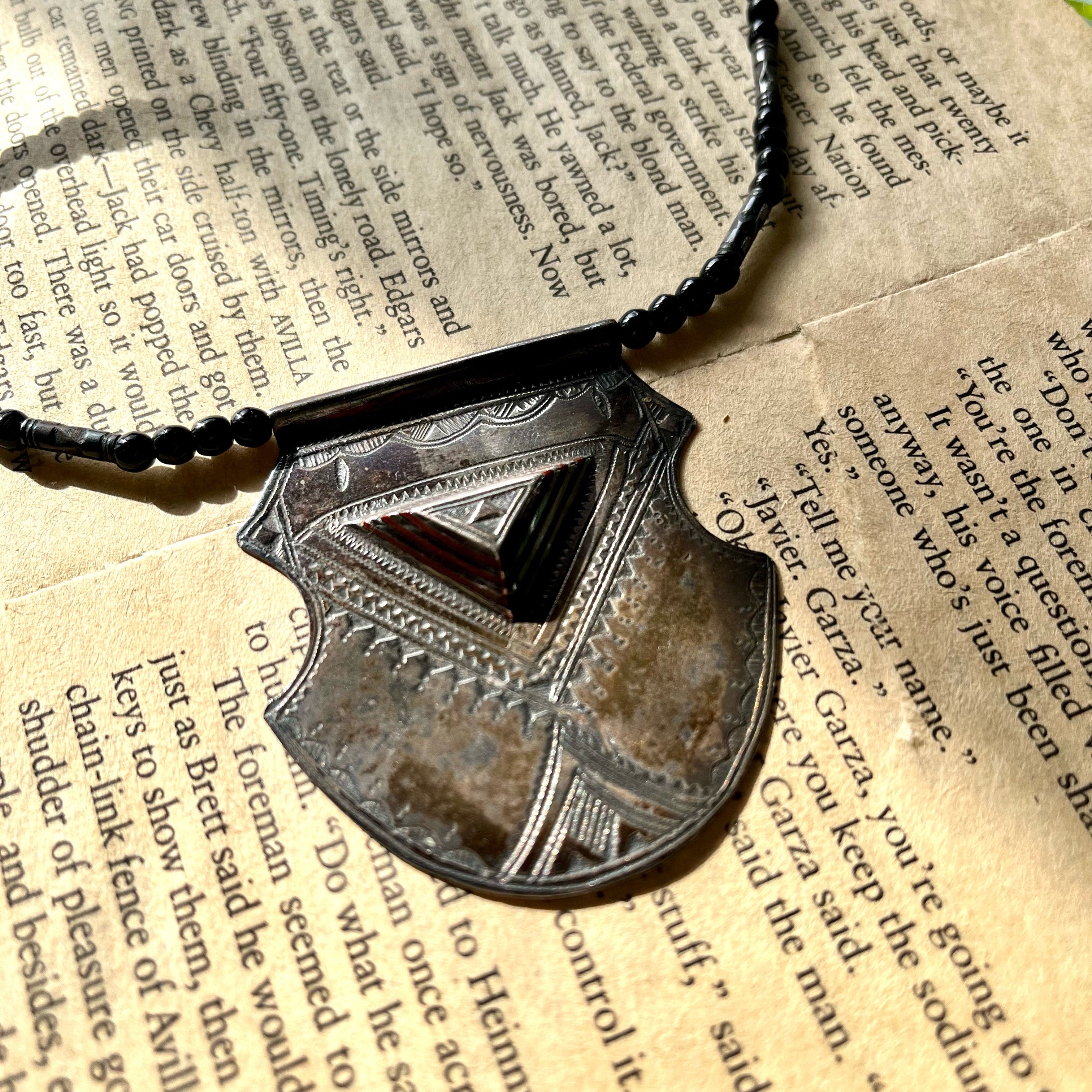 トゥアレグ族 ネックレス 首飾り おまもり 中古 アクセサリー