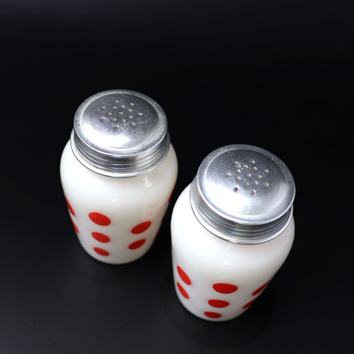 ファイヤーキング / Fire-King レッド ポルカドット ソルト＆ペッパー