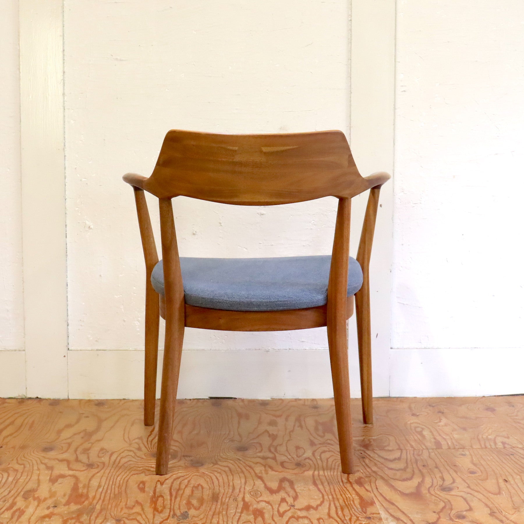 朝日木材加工｜エッダ/EDDA ダイニングチェア アームチェア