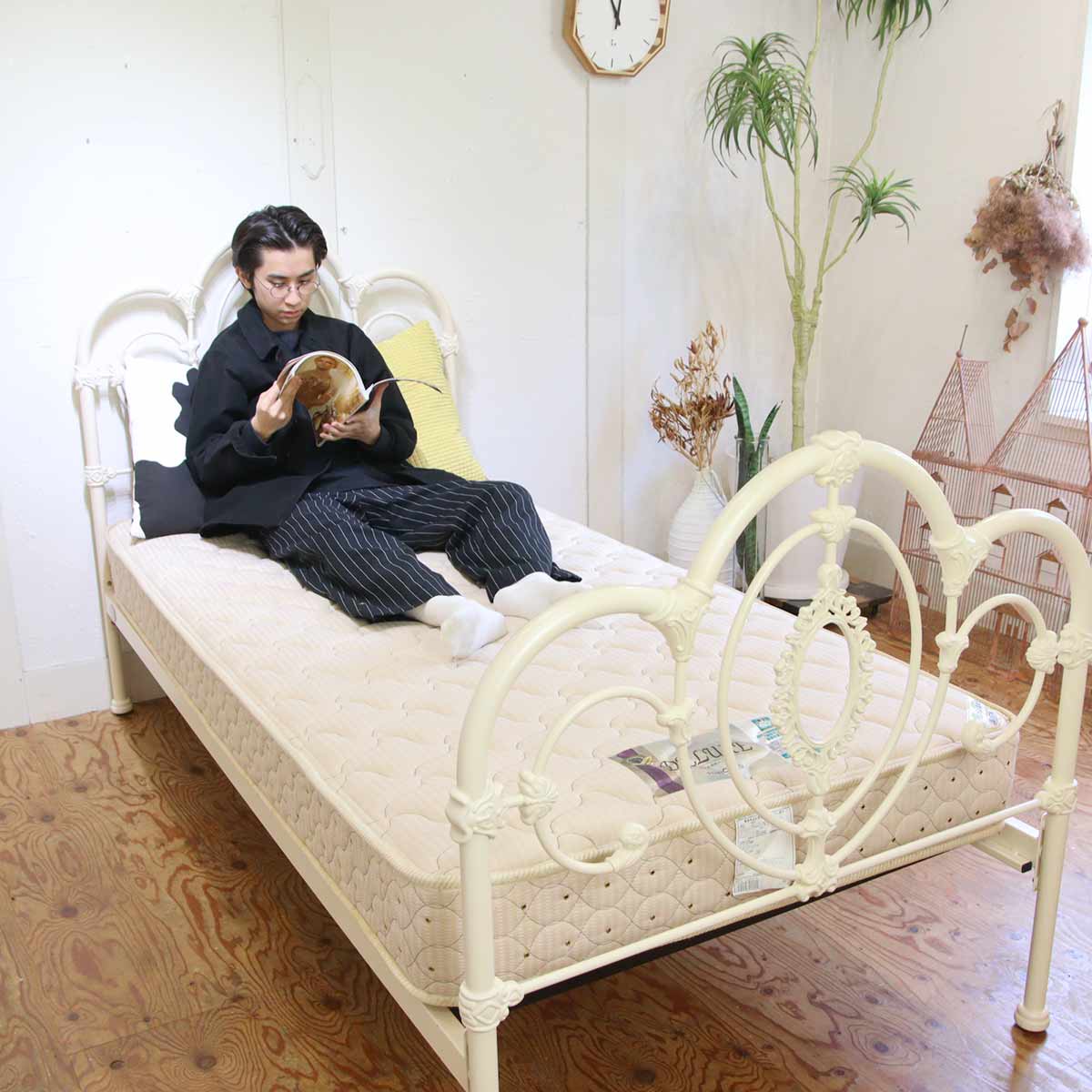 お取り置き商品 ローラアシュレイ セミダブルベッドフレーム お