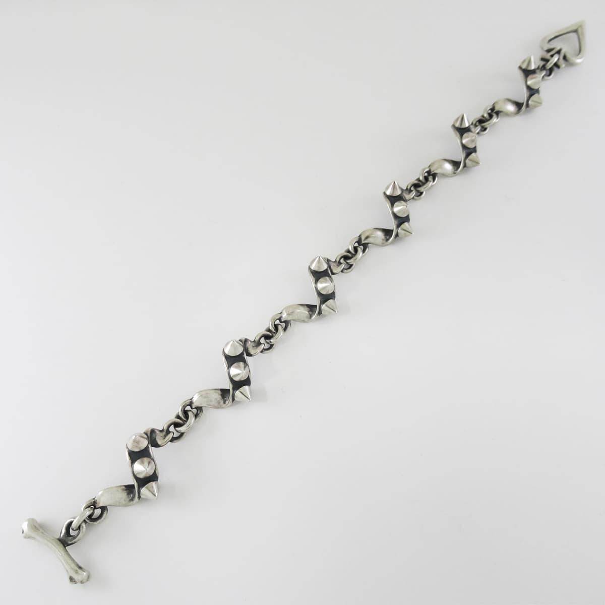 ラットレース - スタッズオンリボンブレスレット ヘイト – RAT RACE