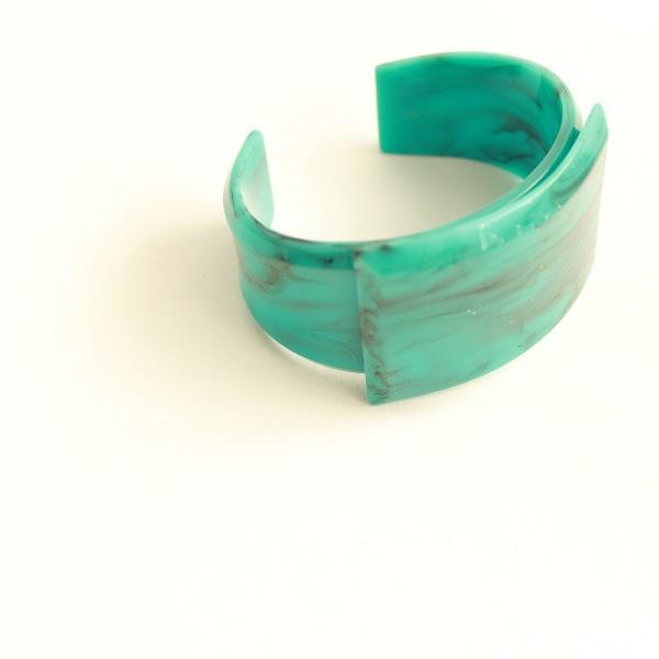 私が好きなモノ」FUMIKA UCHIDAのDスナップバングル｜【公式】ブランド