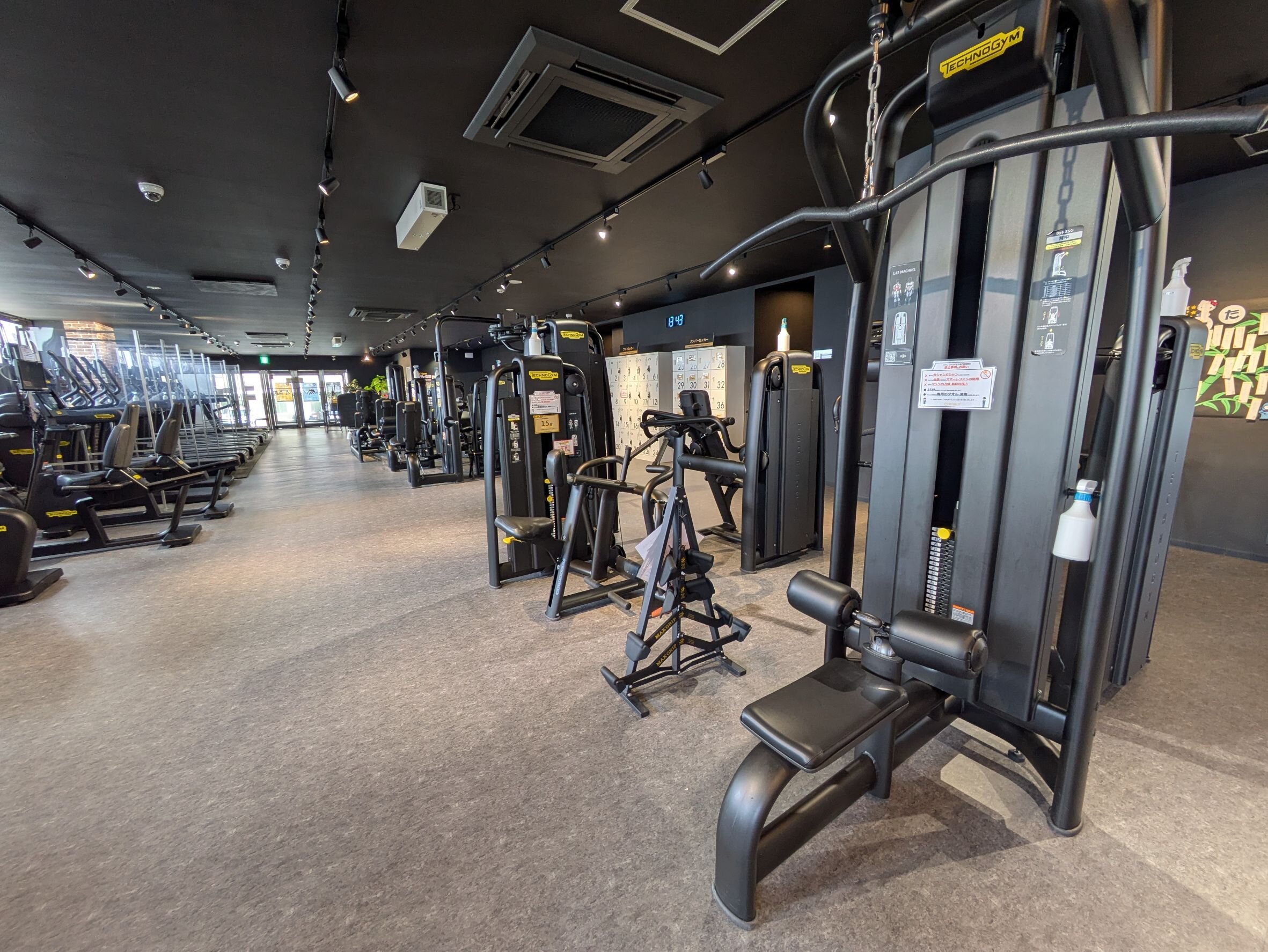 河内国分駅前店｜大阪府柏原市の24時間営業フィットネスジム｜ワールド