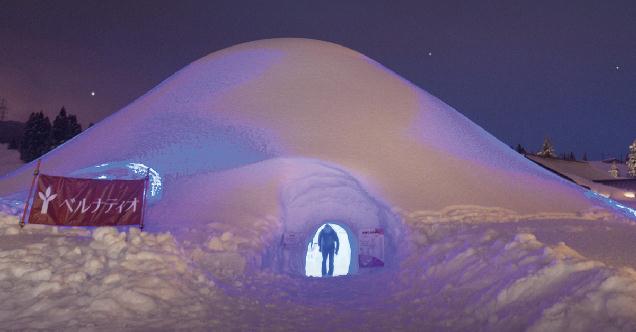 直径25m！超巨大な「かまくらカフェ」が今年もオープン | 街ニュース