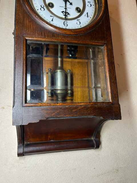 昔懐かしいアンティーク柱時計をお届け|WATERBURY