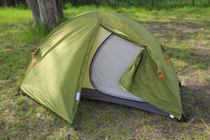 ツーリングトーク｜狭い居住性と収納時の軽量小型