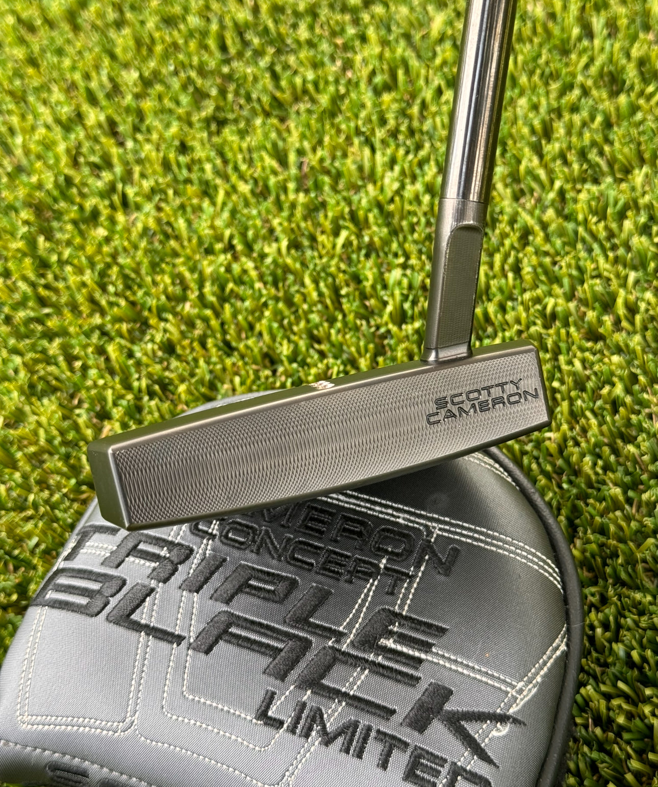 Scotty Cameron lImited Release Triple Black Phantom X 9.5 putter