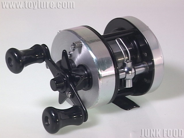 JUNK FOOD item: R-10183 Pflueger 2600 フルーガー2600