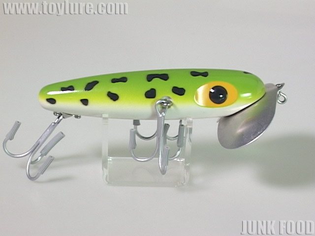 JUNK FOOD item: T-11842 Musky Jitterbug マスキー ジッターバグ