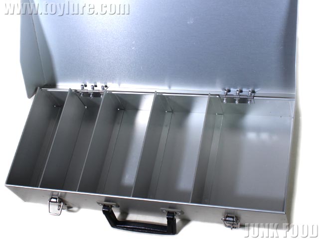 JUNK FOOD item: R-6834 バルサ50 アルミタックルボックス