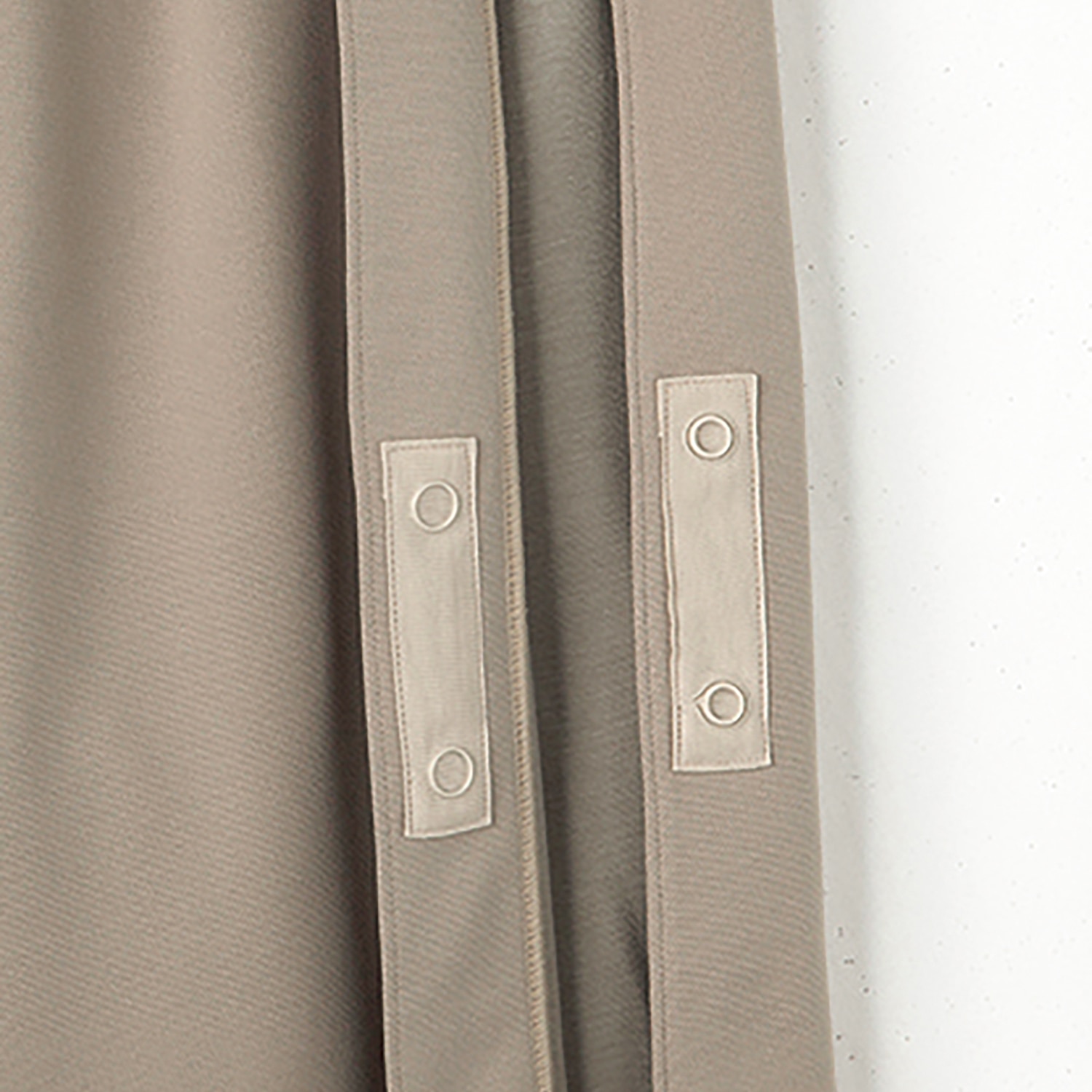 両脇が全開できるパンツ