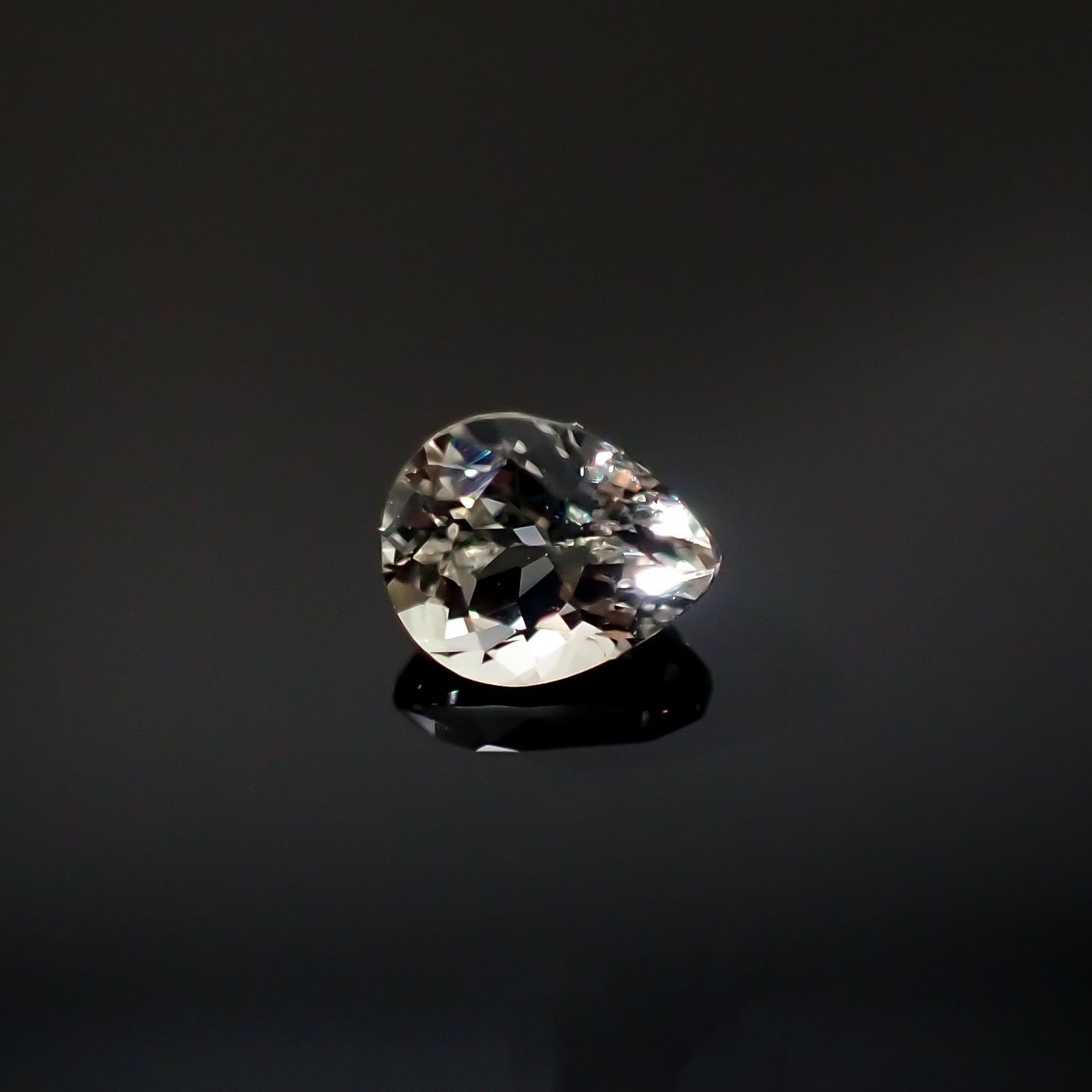 アクロアイト(宝石名トルマリン)ナイジェリア産 識別済 0.44ct / 5.3x4