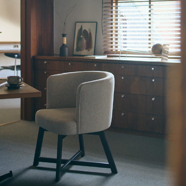 ディオネ 木製椅子 アダル（ADAL）｜店舗家具ピースワーク