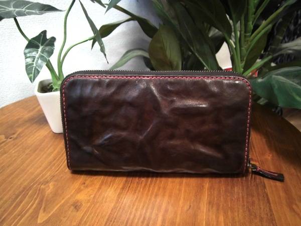 上質なレザーは手触りが違います。HENRY CUIR アンリークイール長財布