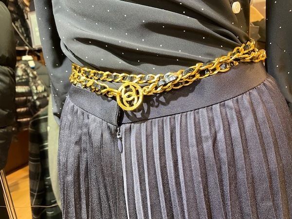 CHANEL（シャネル）」よりヴィンテージココマークチェーンベルト