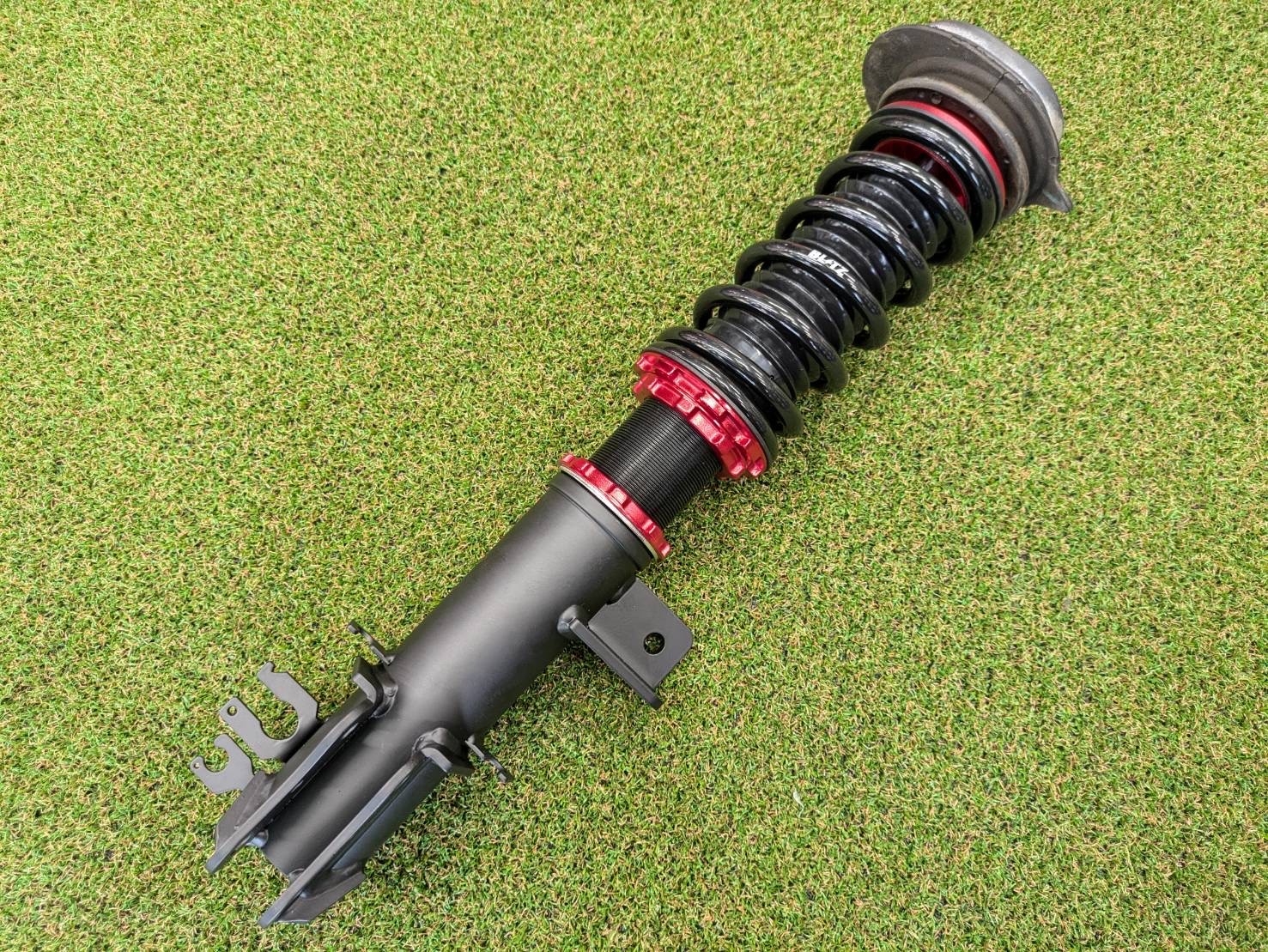 31214T】ABARTH595の足を「Blitz ZZ-R」に！ | 店舗おススメ情報