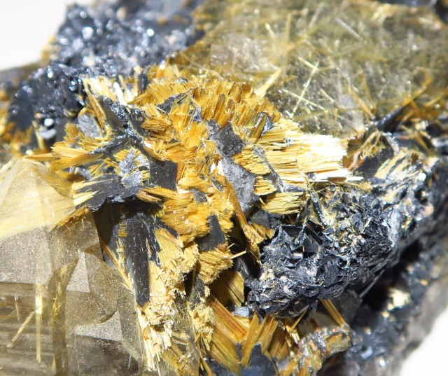 RE0526 【プレミアム】 ルチルクォーツ／ルチル／ヘマタイト