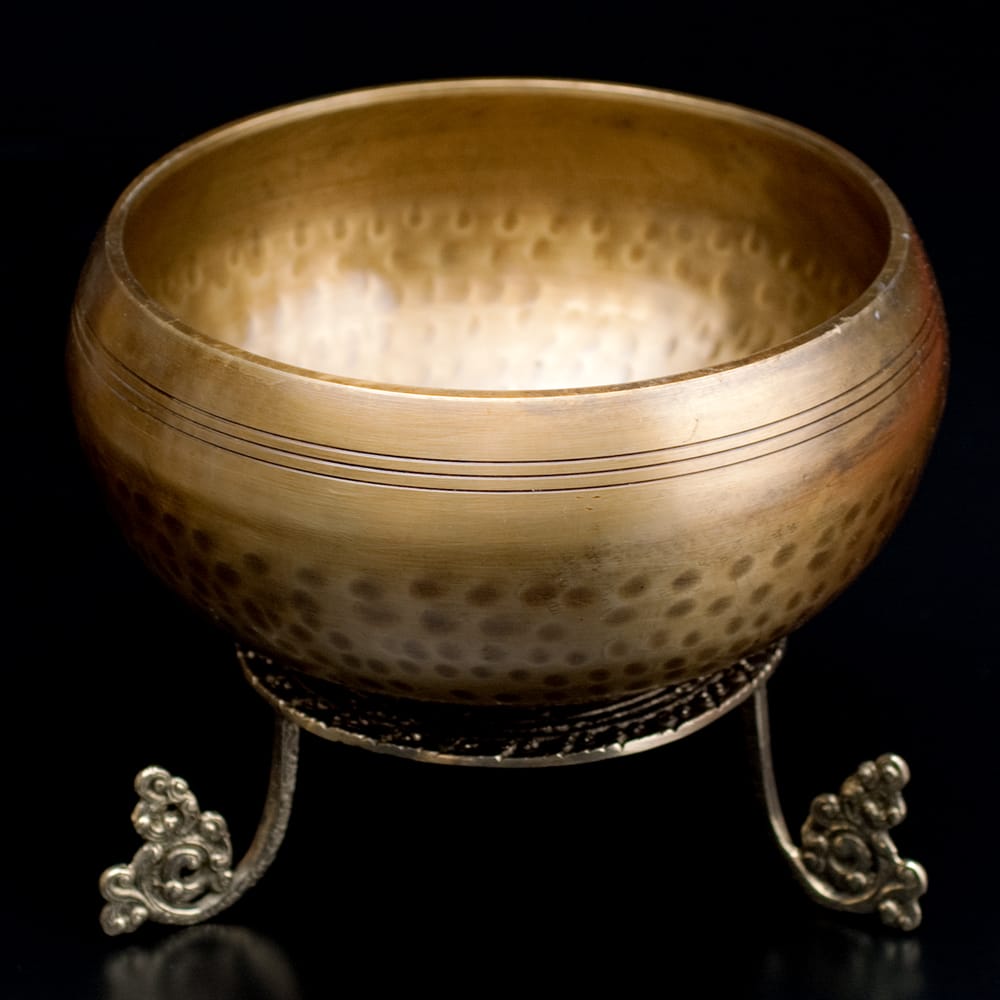 槌目付きティッカシンギングボウル 約17cm×約8.5cm〔スティック付属