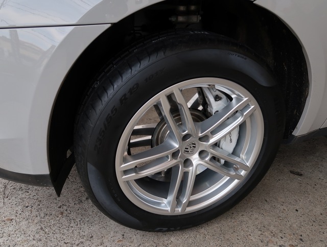 ポルシェ マカン（Porsche Macan）+ ピレリP ZERO ポルシェ承認 19