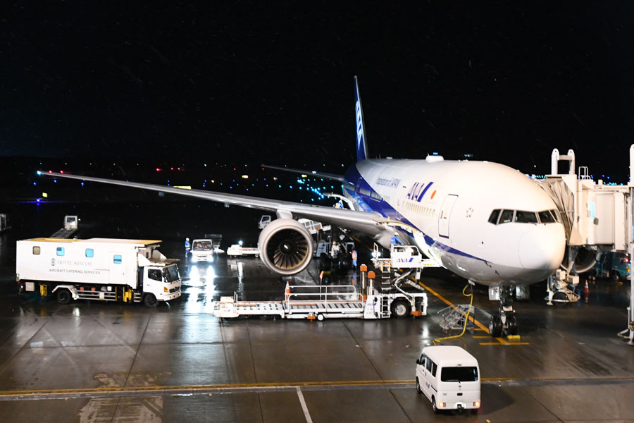 ANA、新客室仕様の777-200を国内線に投入開始 羽田発着幹線3路線に