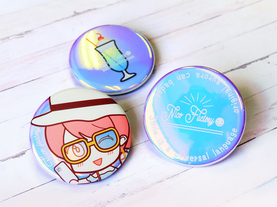 オーロラ缶バッジ｜オリジナルグッズ製作 NICO FACTORY