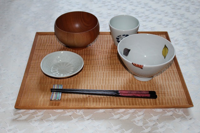 栃木県塩谷町で製作されている高塚和則（木工房 玄）さんの一人膳（28