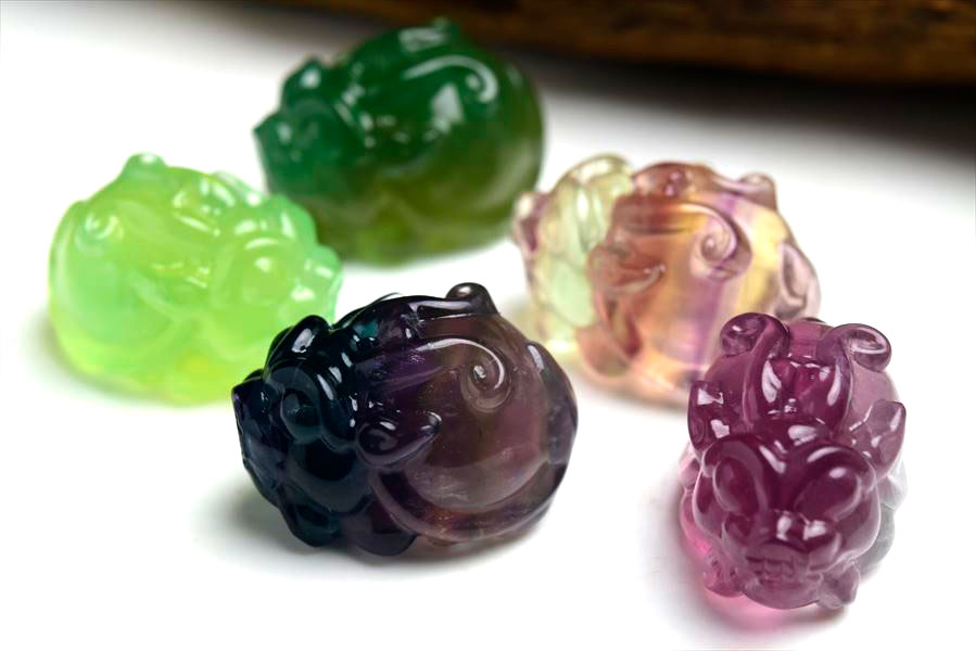 龍亀（ロングイ）フローライト○マルチカラー蛍石○正財運○風水｜置物