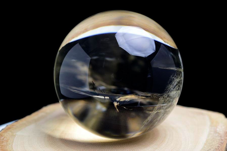 最高級・超透明】天然レインボー水晶丸玉【専用切株台座付き】虹入り