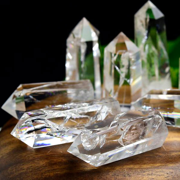 種類おまかせ レインボークォーツ ポイント（ポリッシュ）六角柱｜虹