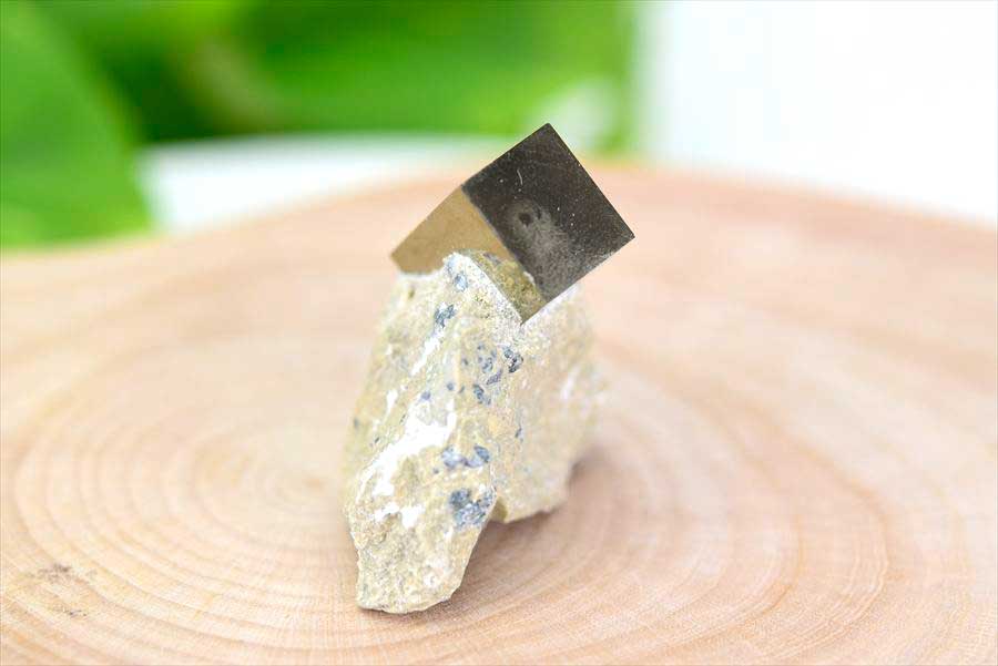 スペイン産パイライト 母岩付き原石｜立方体結晶｜キュービック