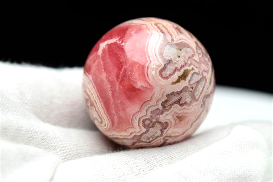 アルゼンチン産 インカローズ 丸玉 置物｜ロードクロサイト｜菱マンガン鉱