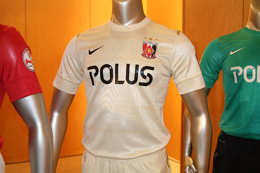 画像で詳細説明】2013シーズン浦和レッズ新ユニフォーム発表 | 浦和