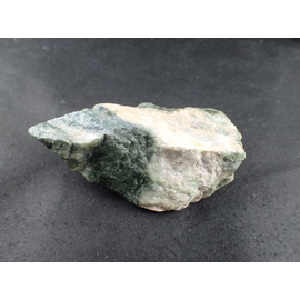 最高品質糸魚川翡翠 新潟県糸魚川市入りコン沢 産 ｜石の販売専門店