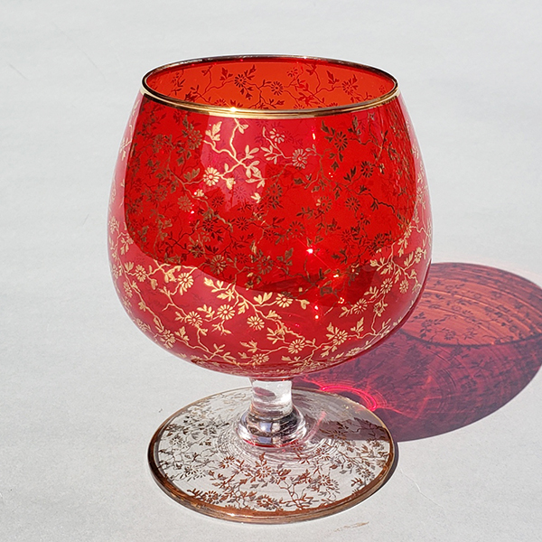 繊細で美しいヴェネチアングラスです。／赤色です 繊細で美しい