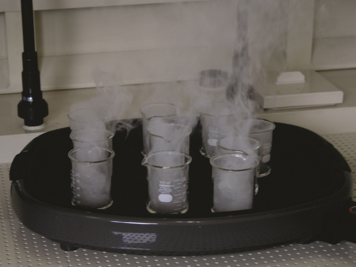 フィルター式白煙除去装置（CRH-20W）｜ヤマト科学株式会社