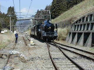 碓氷峠鉄道文化むら応援団 2000.04.11 D51搬入その1
