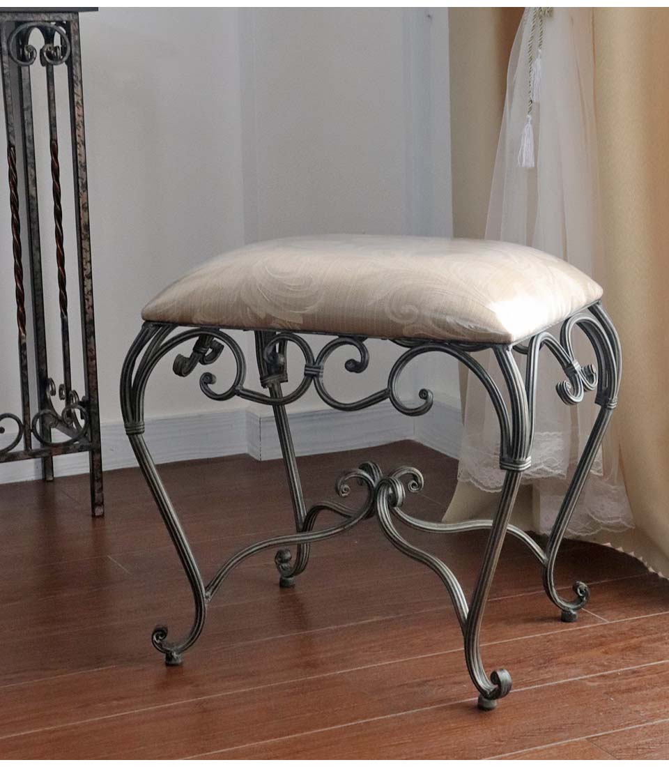 アンティーク調 おしゃれなアイアンコンパクトスツール 猫脚