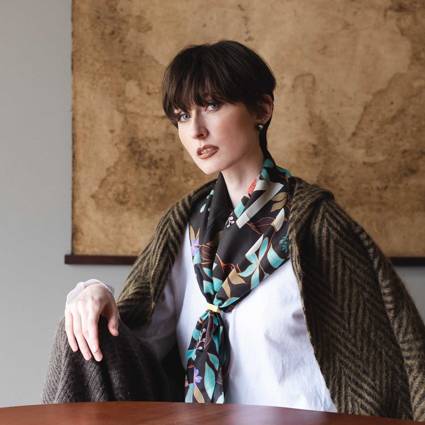 Silk 'POEM' black 大判スカーフ 90x90cm – YARN&COPPER