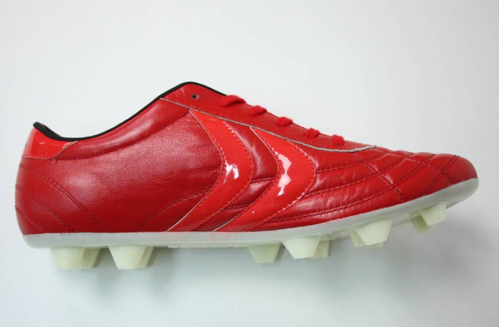 赤いオールカンガルースパイク「Ligaresta Pro Essential」が登場