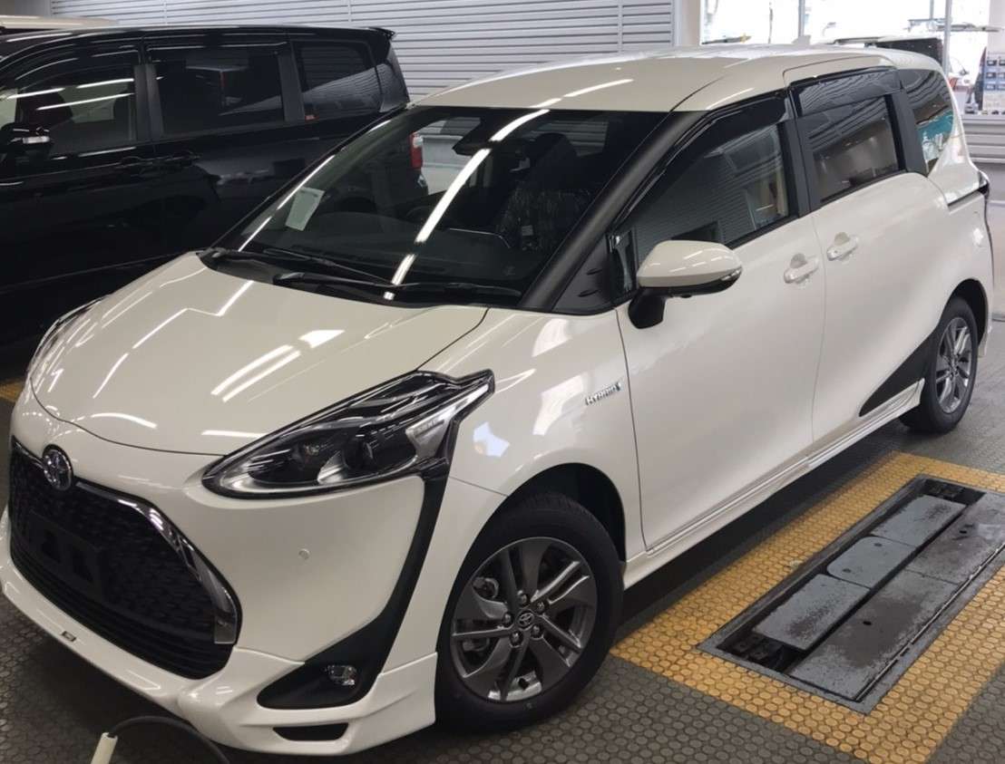 新車シエンタHV／NHP170 TRDエアロ3点、モデリスタトップノット