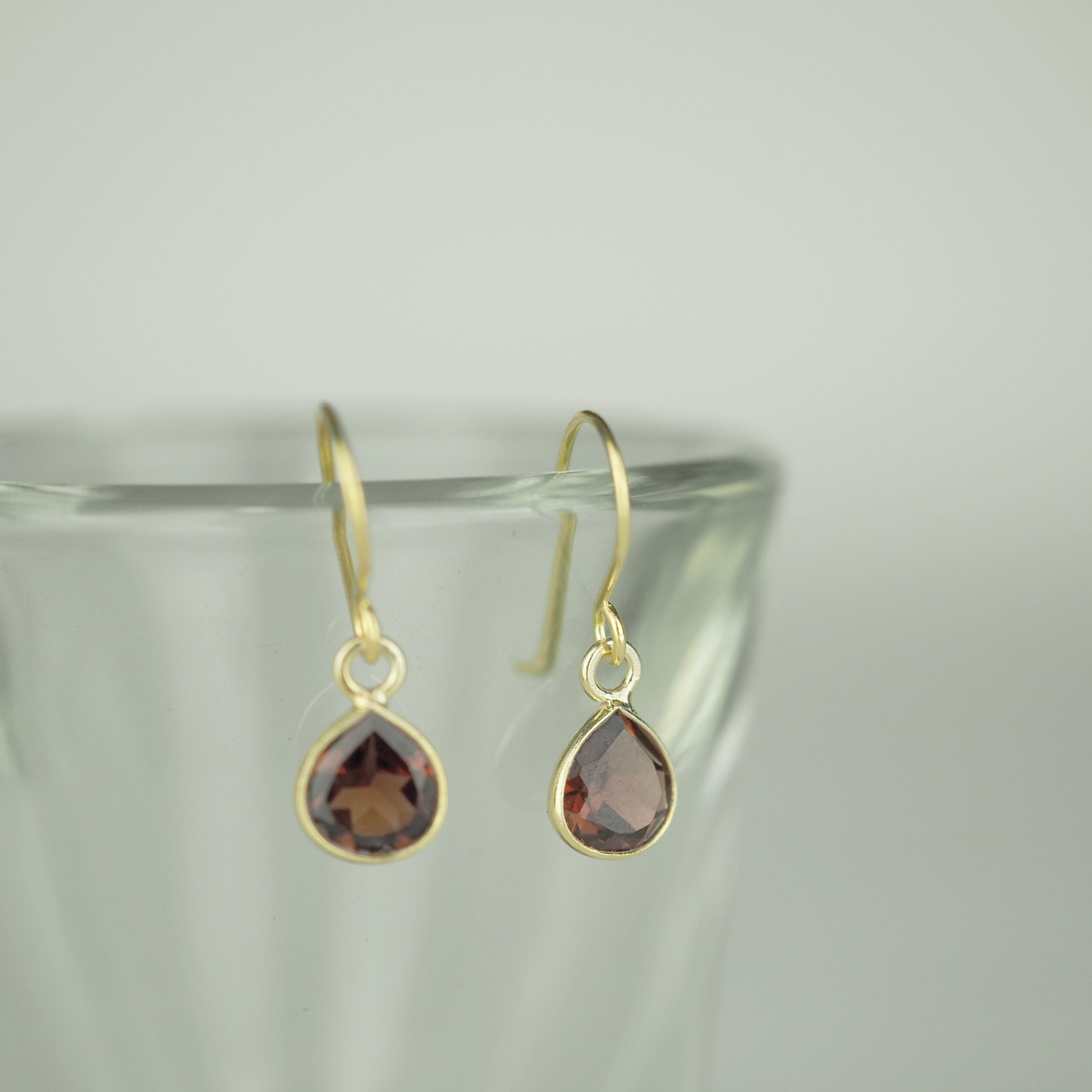 Gold pierce -Marron Garnet- ガーネット ゴールド ピアス – yuzen