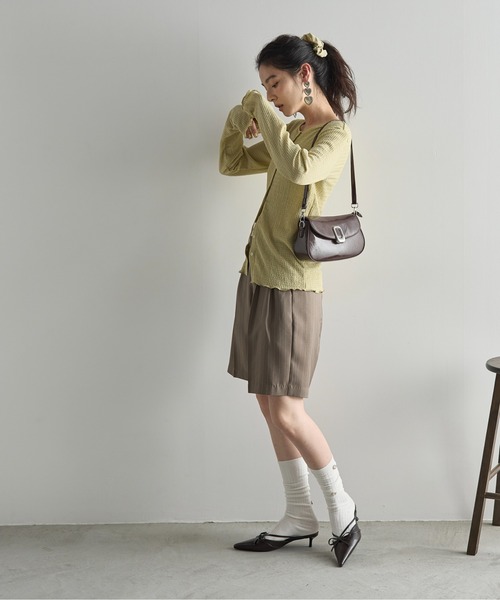 THE Yon ショルダーバッグ バッグ ニュアンスバックルパテントフェイク