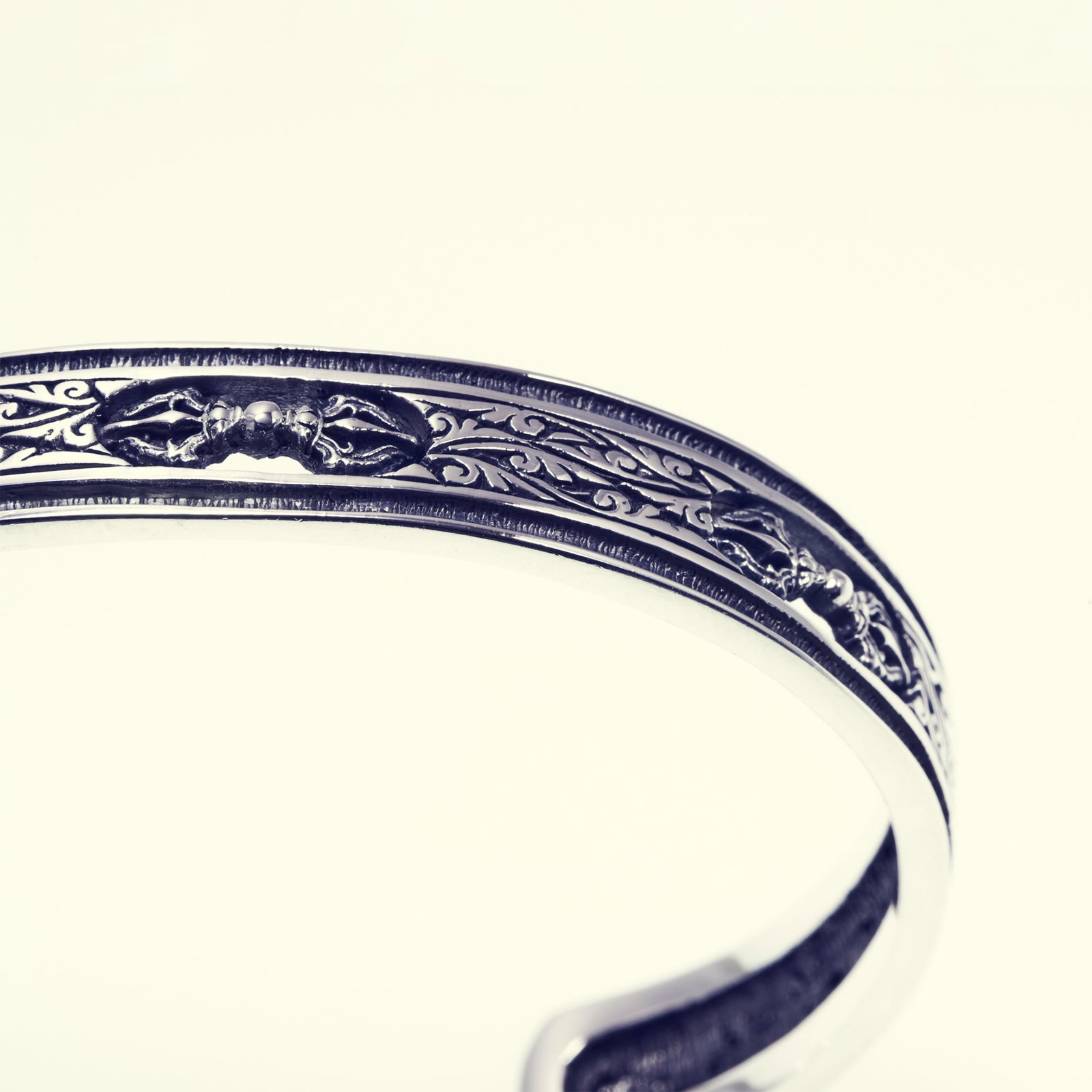 Triple Dorje Bangle｜トリプル・ドージェ・バングル – ZOCALO JAPAN