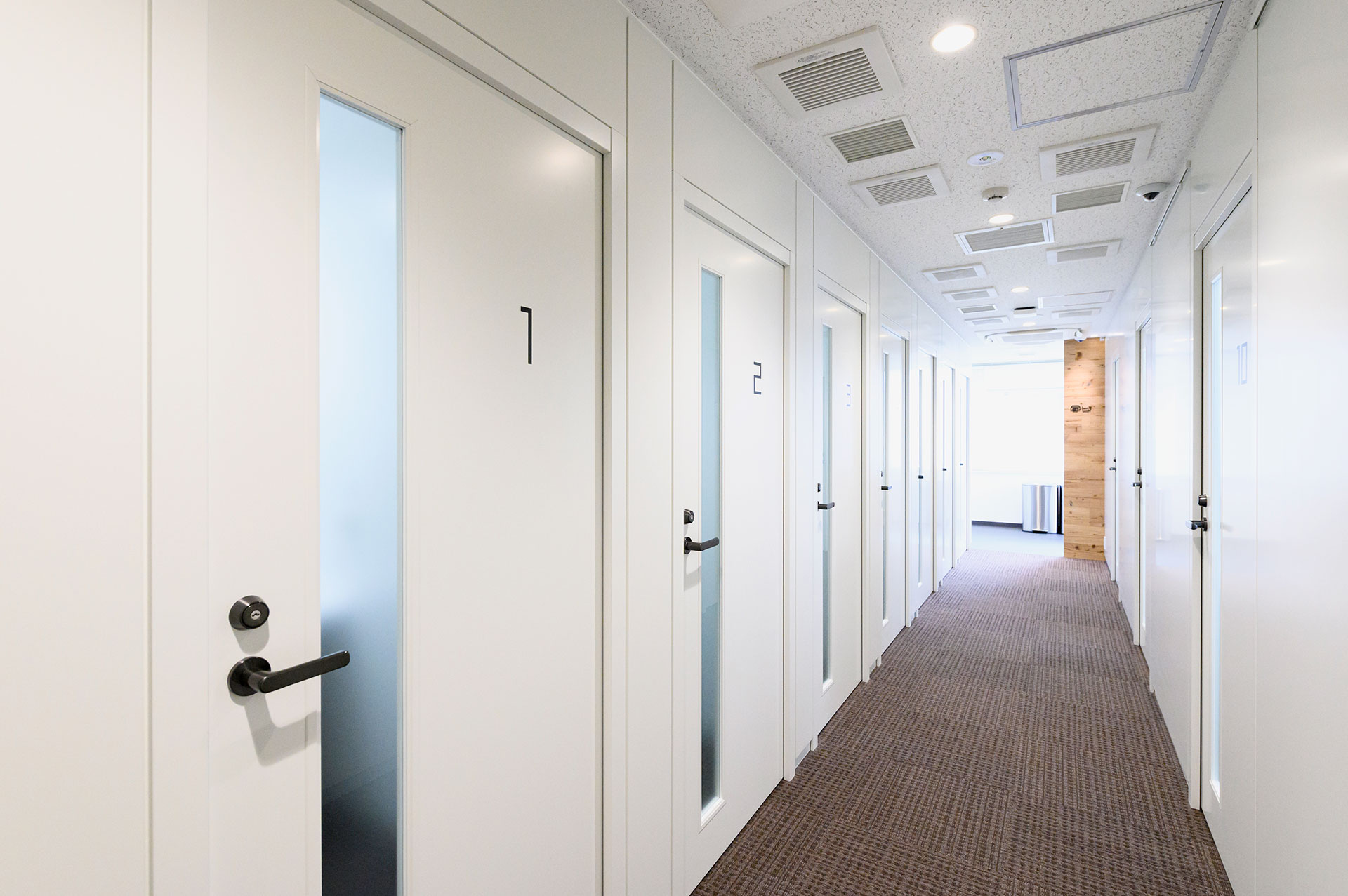 働き方を、ジザイに | サテライトオフィスサービス「ZXY［ジザイ］」