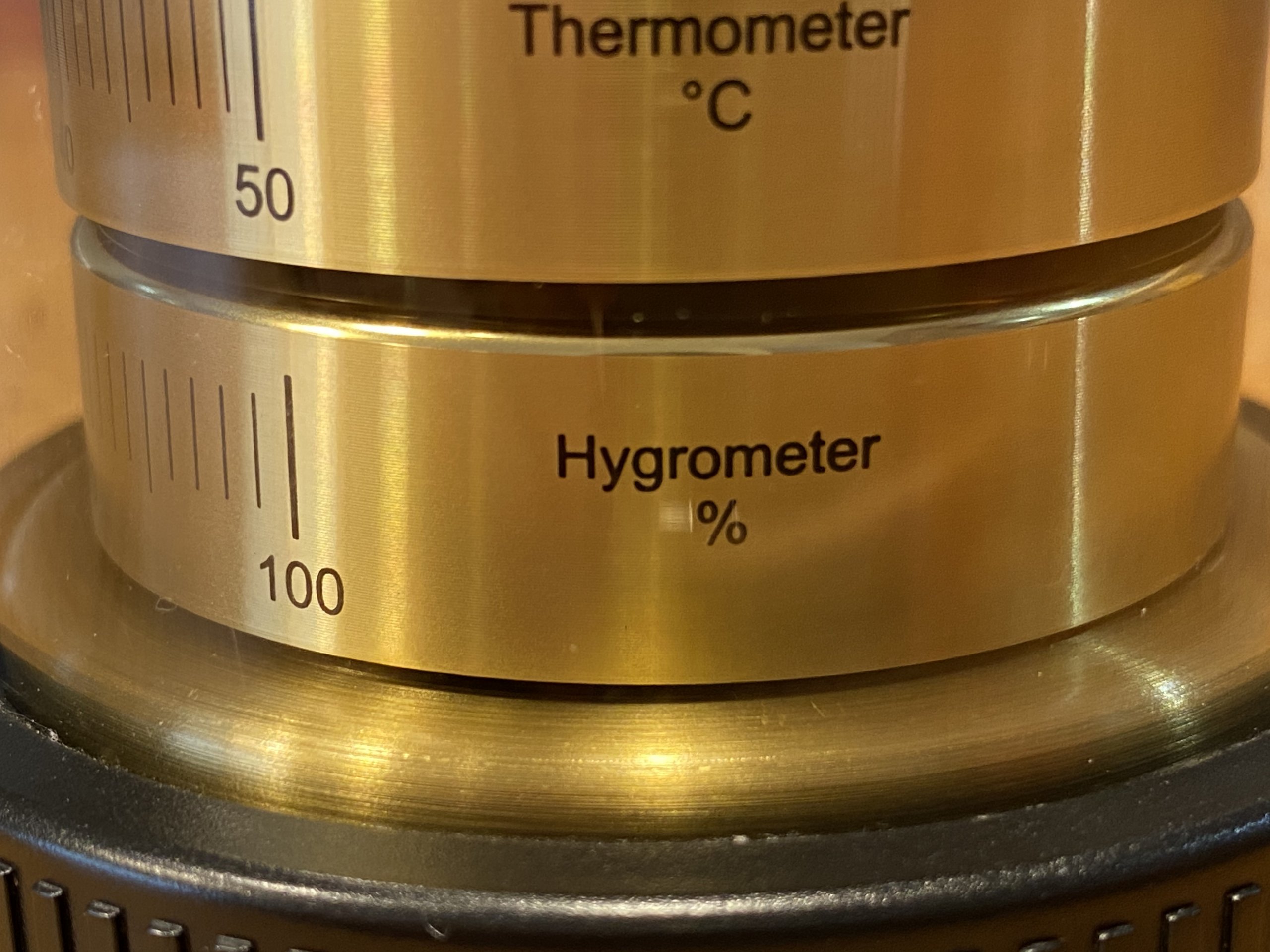BARIGO バリゴ 温湿気圧計 レビュー】アクリルと真鍮製の本体が美しく