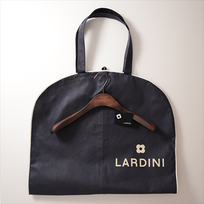 LARDINI ラルディーニ 木製ハンガー＋ガーメントバッグ＋衣類袋、他